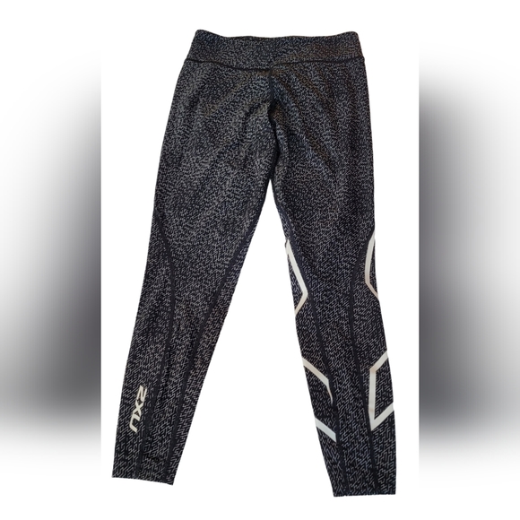 2XU Leggings - Picture 4 of 13